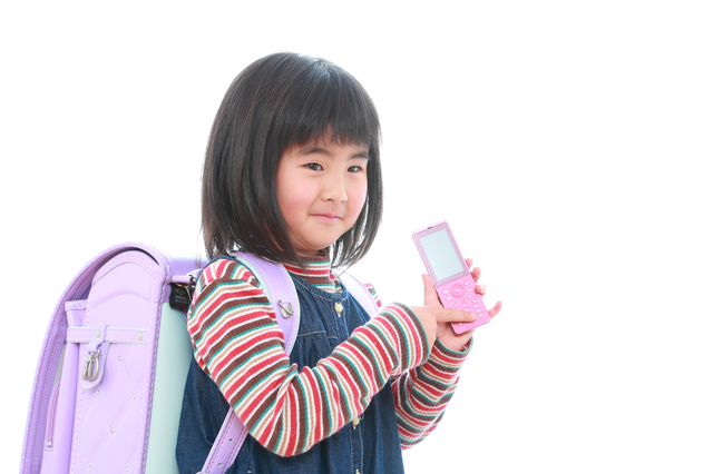 １年生の子どもに持たせるには？『キッズ携帯・GPS・スマホ』を徹底研究！